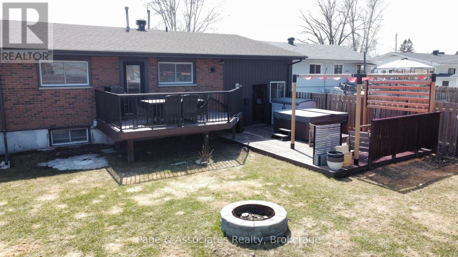 221 Russell Street, West Nipissing (Sturgeon Falls), Ontario  P2B 1X7 - Photo 3 - X11996462