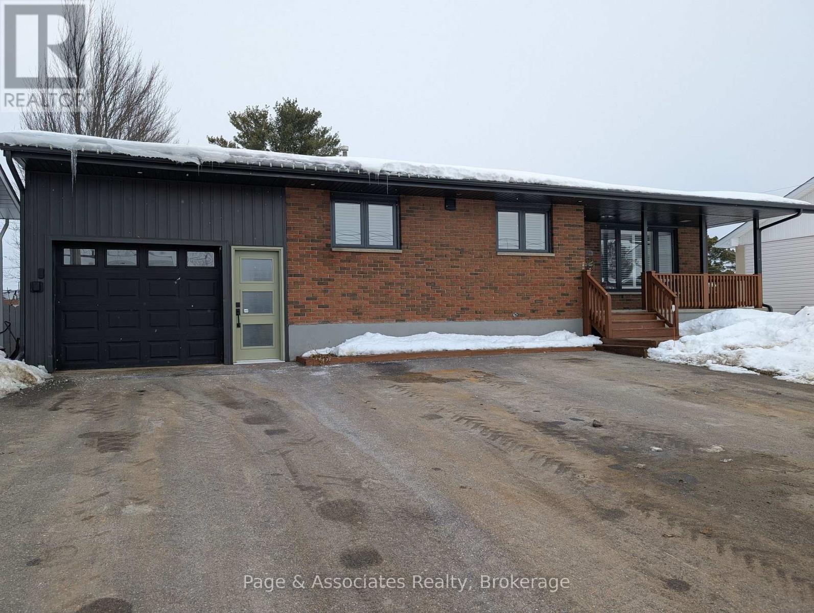221 Russell Street, West Nipissing (Sturgeon Falls), Ontario  P2B 1X7 - Photo 38 - X11996462