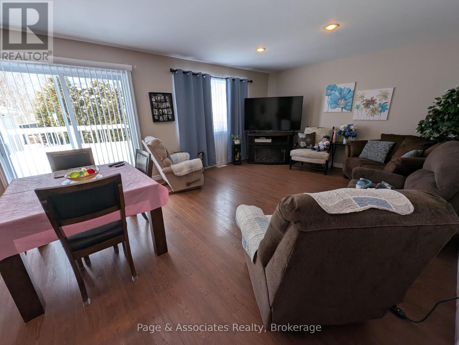 423 Demers Street, West Nipissing (Sturgeon Falls), Ontario  P2B 3E8 - Photo 8 - X12048163