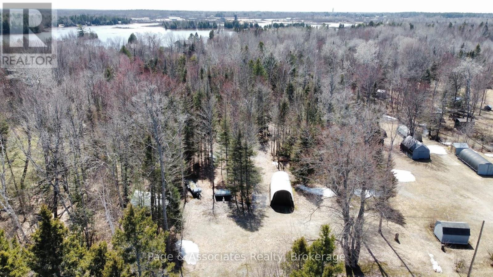 977 Evansville Drive, West Nipissing (Sturgeon Falls), Ontario  P2B 2K4 - Photo 2 - X12119286