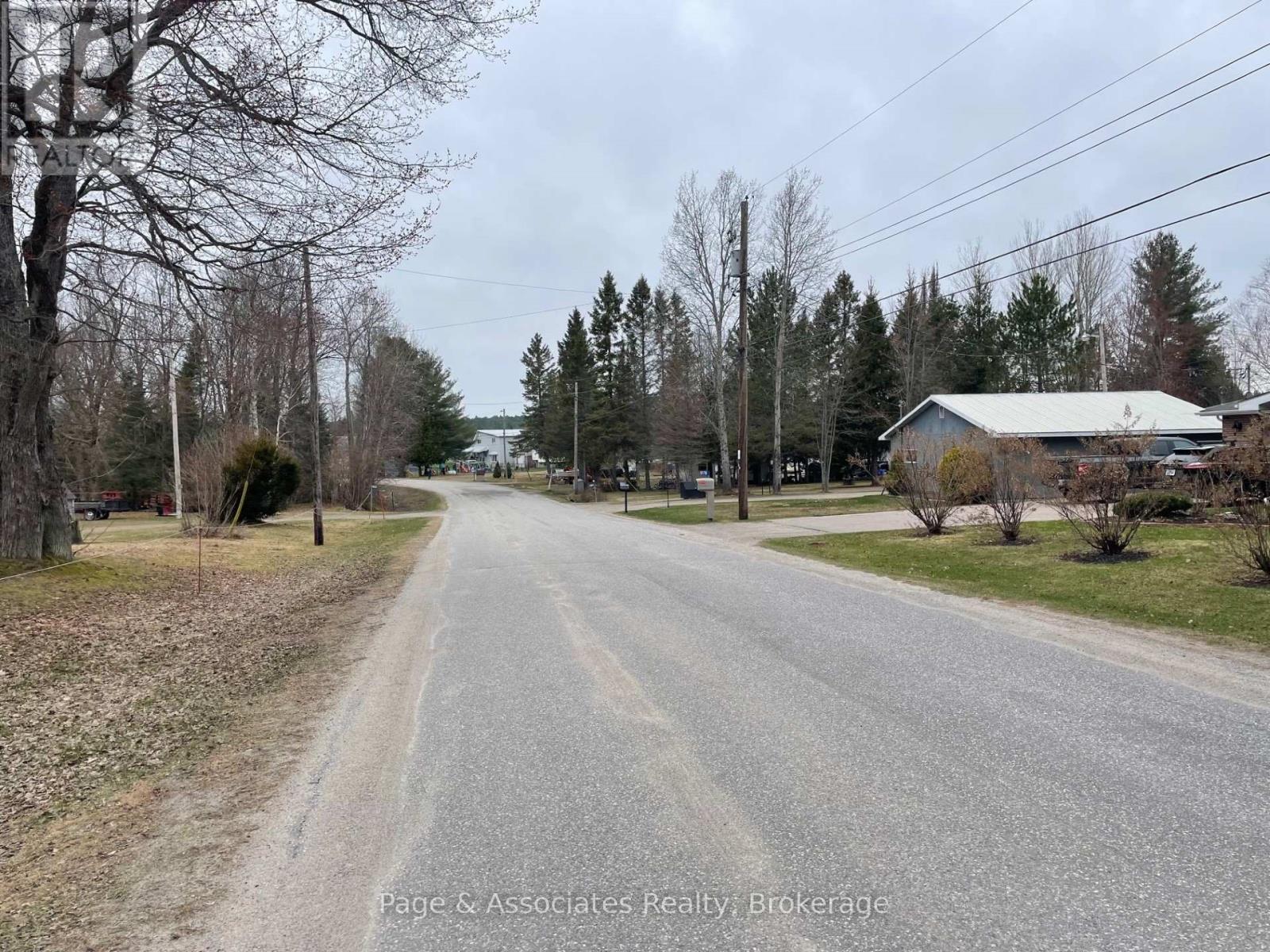 977 Evansville Drive, West Nipissing (Sturgeon Falls), Ontario  P2B 2K4 - Photo 9 - X12119286