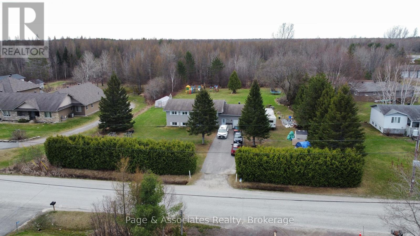 282 Salter Street, West Nipissing (Sturgeon Falls), Ontario  P2B 2T6 - Photo 1 - X12126681