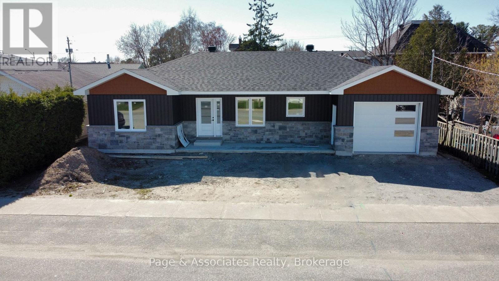 167 Levesque Street, West Nipissing (Sturgeon Falls), Ontario  P2B 1M5 - Photo 1 - X12142612