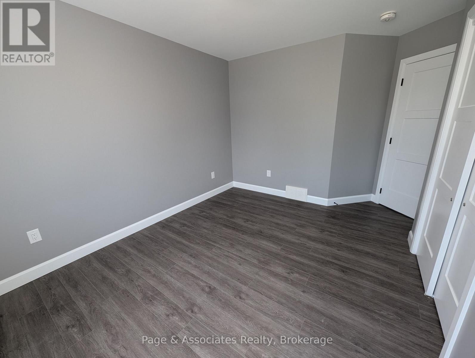 167 Levesque Street, West Nipissing (Sturgeon Falls), Ontario  P2B 1M5 - Photo 13 - X12142612