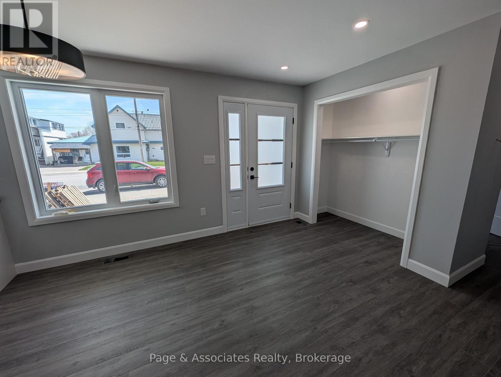 167 Levesque Street, West Nipissing (Sturgeon Falls), Ontario  P2B 1M5 - Photo 4 - X12142612