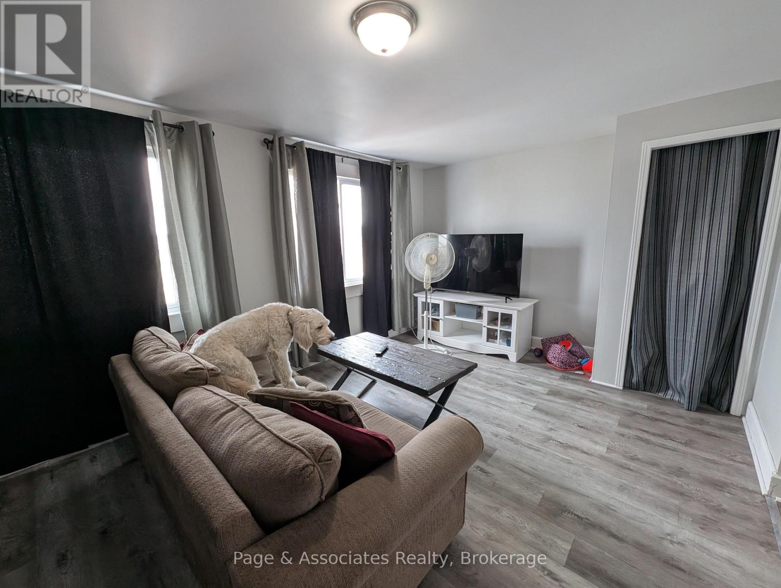 231 Clark Street, West Nipissing (Sturgeon Falls), Ontario  P2B 1A6 - Photo 14 - X12222698
