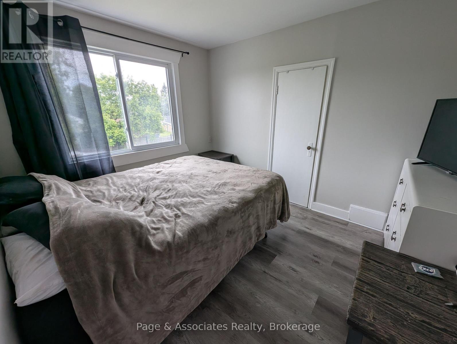 231 Clark Street, West Nipissing (Sturgeon Falls), Ontario  P2B 1A6 - Photo 18 - X12222698