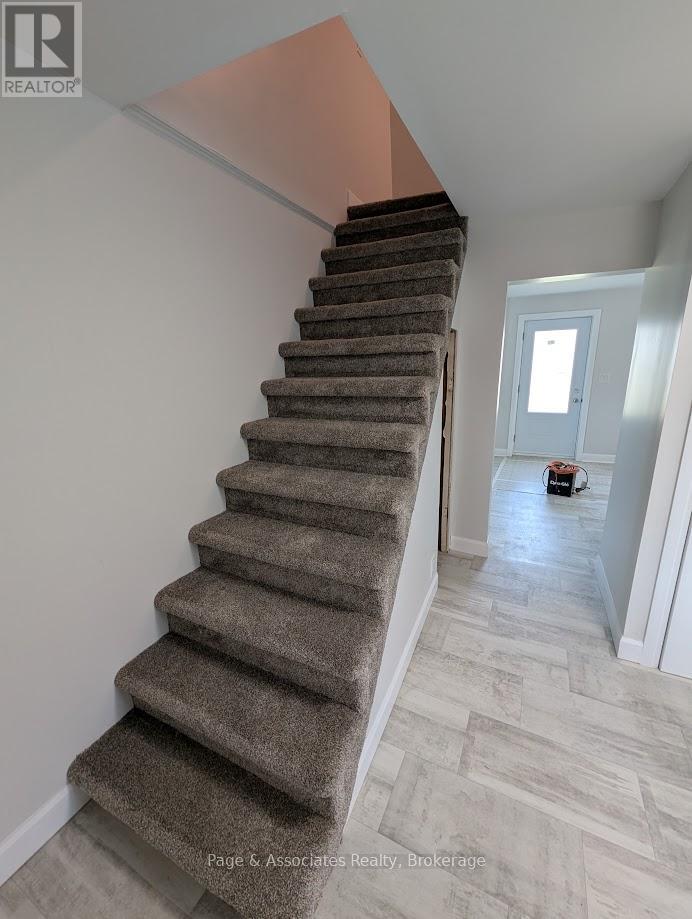 203 Toronto Street, West Nipissing (Sturgeon Falls), Ontario  P2B 3J1 - Photo 10 - X12238992