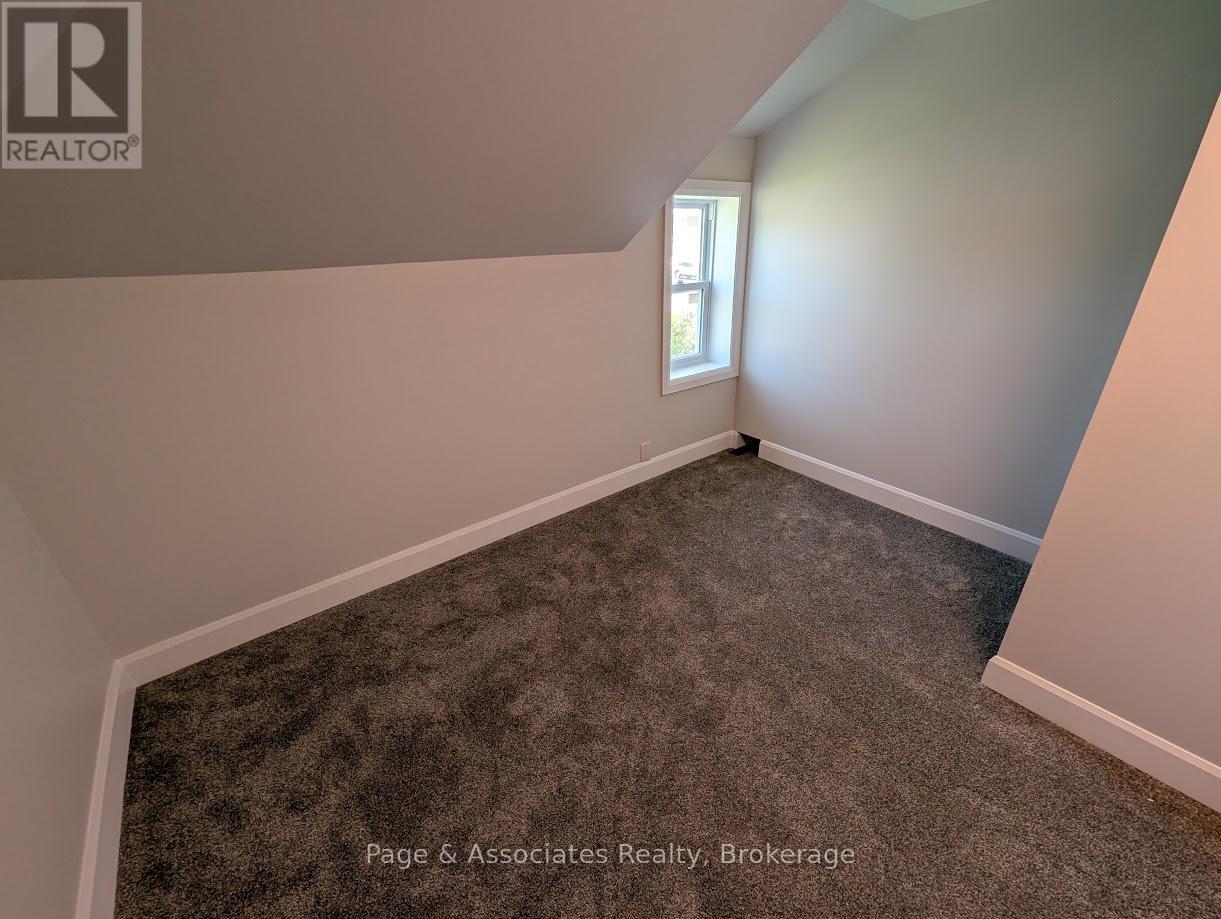 203 Toronto Street, West Nipissing (Sturgeon Falls), Ontario  P2B 3J1 - Photo 12 - X12238992