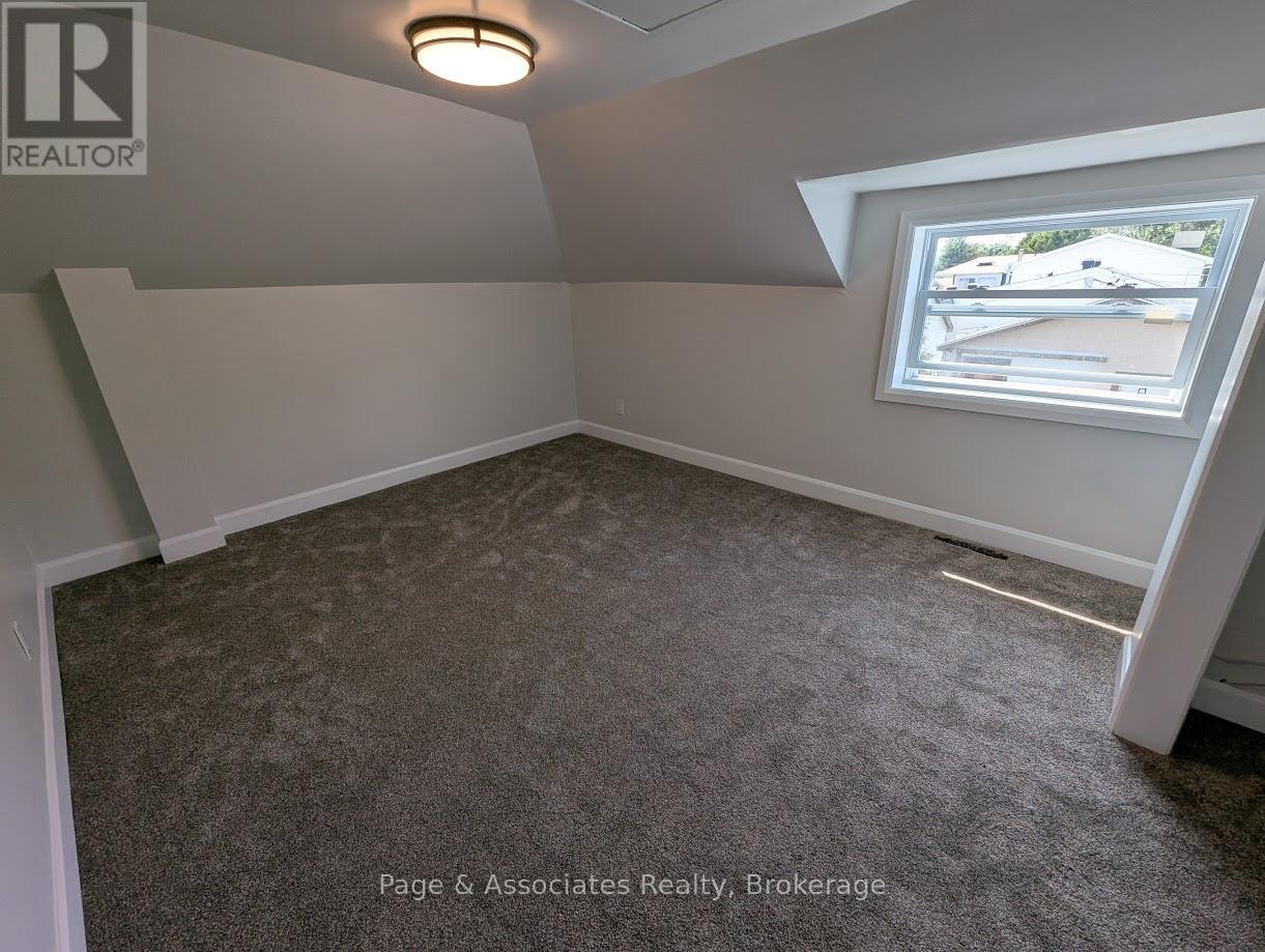 203 Toronto Street, West Nipissing (Sturgeon Falls), Ontario  P2B 3J1 - Photo 13 - X12238992