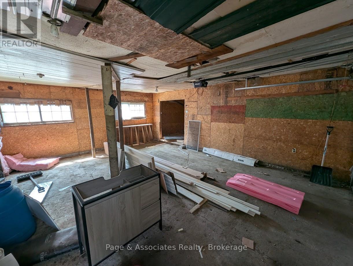 203 Toronto Street, West Nipissing (Sturgeon Falls), Ontario  P2B 3J1 - Photo 16 - X12238992