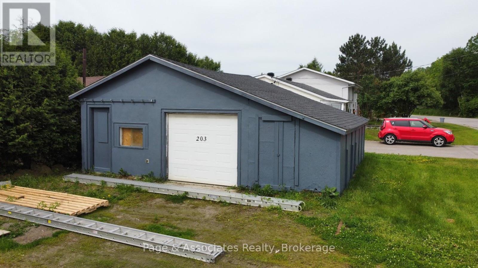 203 Toronto Street, West Nipissing (Sturgeon Falls), Ontario  P2B 3J1 - Photo 2 - X12238992