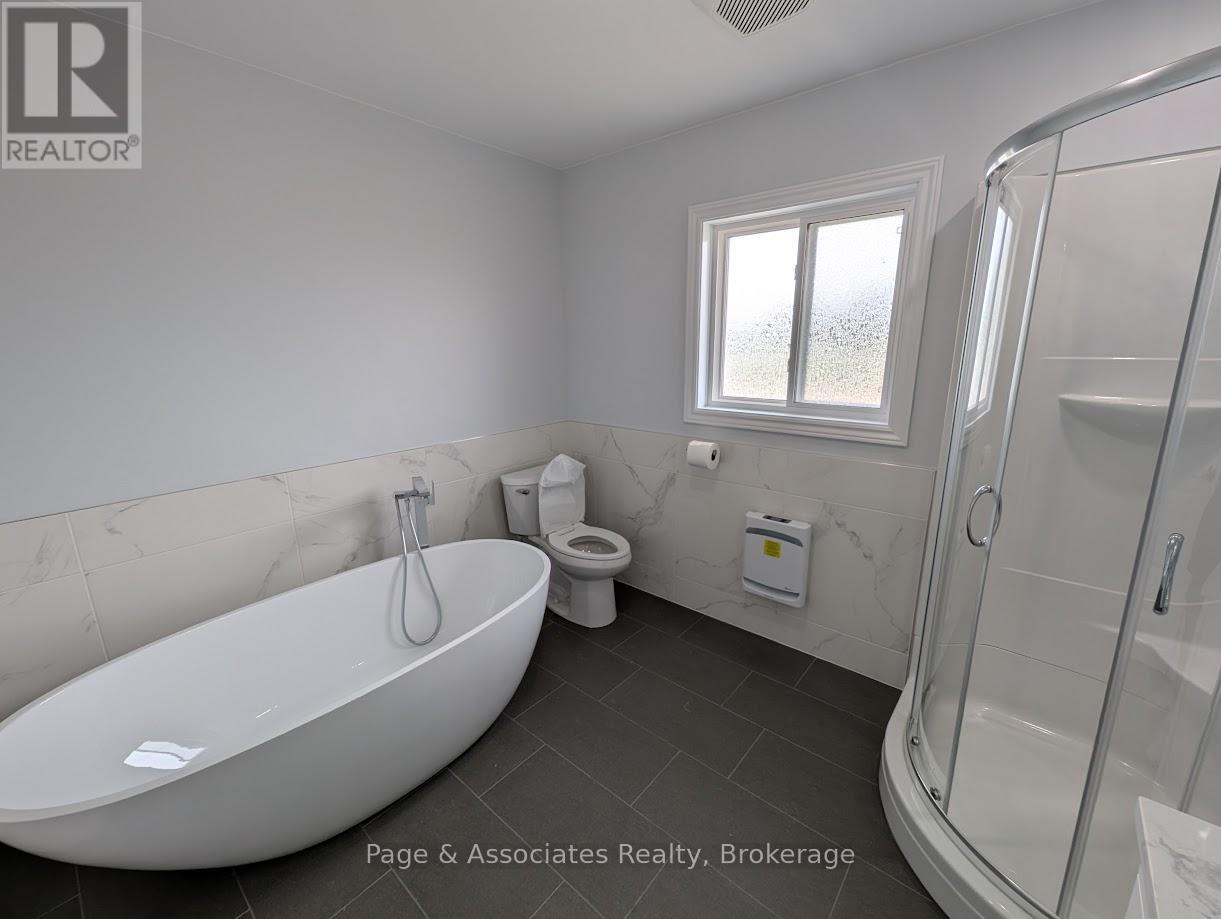 1 Moon Court, West Nipissing (Sturgeon Falls), Ontario  P2B 3E6 - Photo 11 - X12256631