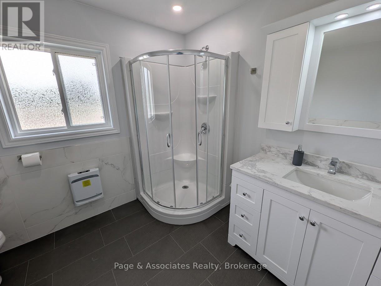 1 Moon Court, West Nipissing (Sturgeon Falls), Ontario  P2B 3E6 - Photo 12 - X12256631