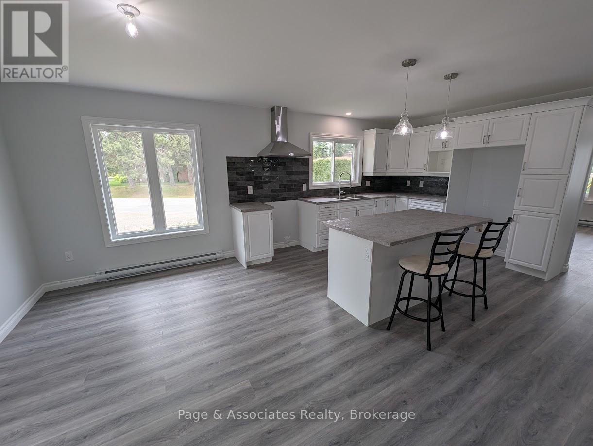 1 Moon Court, West Nipissing (Sturgeon Falls), Ontario  P2B 3E6 - Photo 5 - X12256631