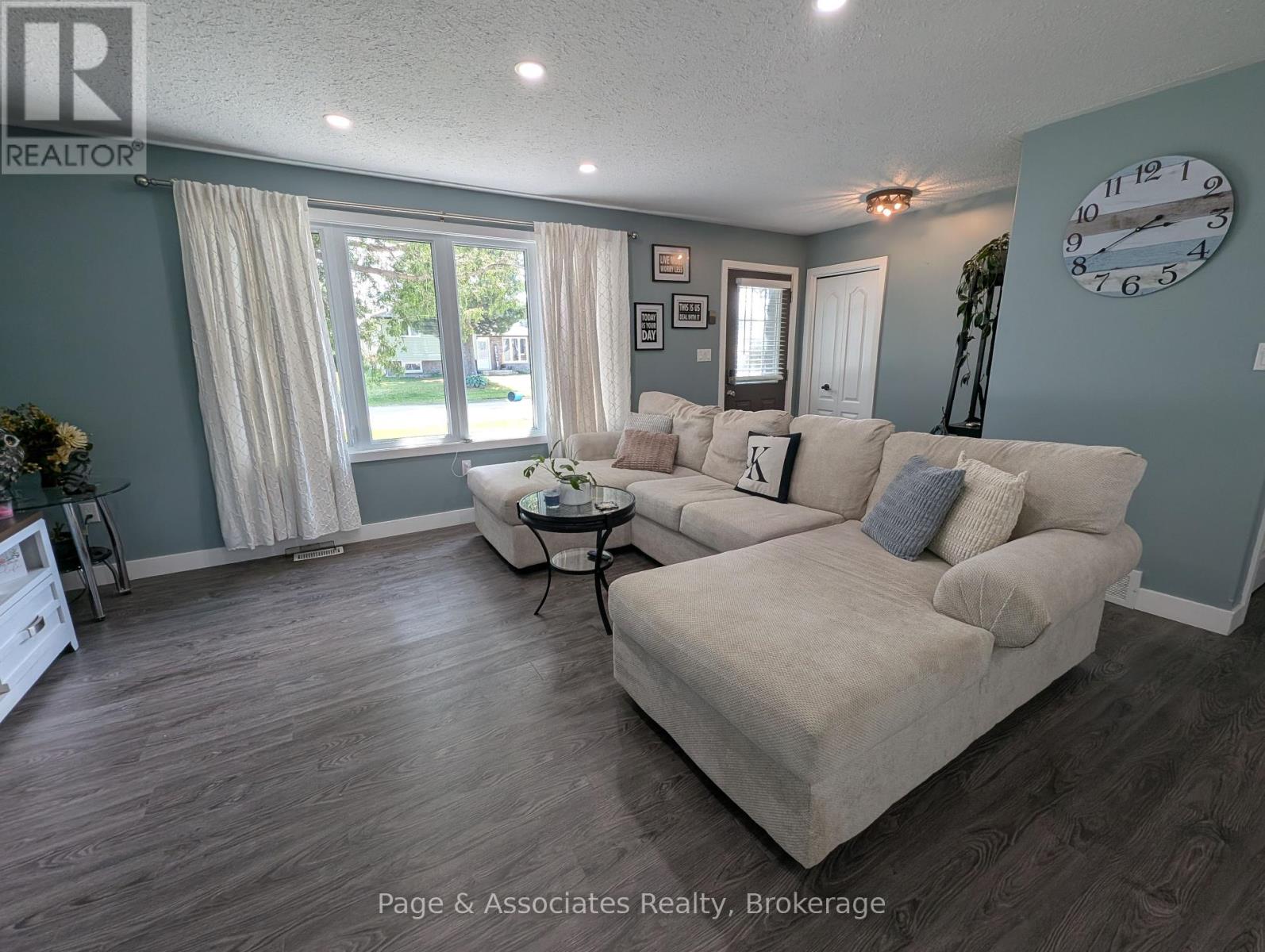 17 Third Street, West Nipissing (Sturgeon Falls), Ontario  P2B 3E6 - Photo 17 - X12266774