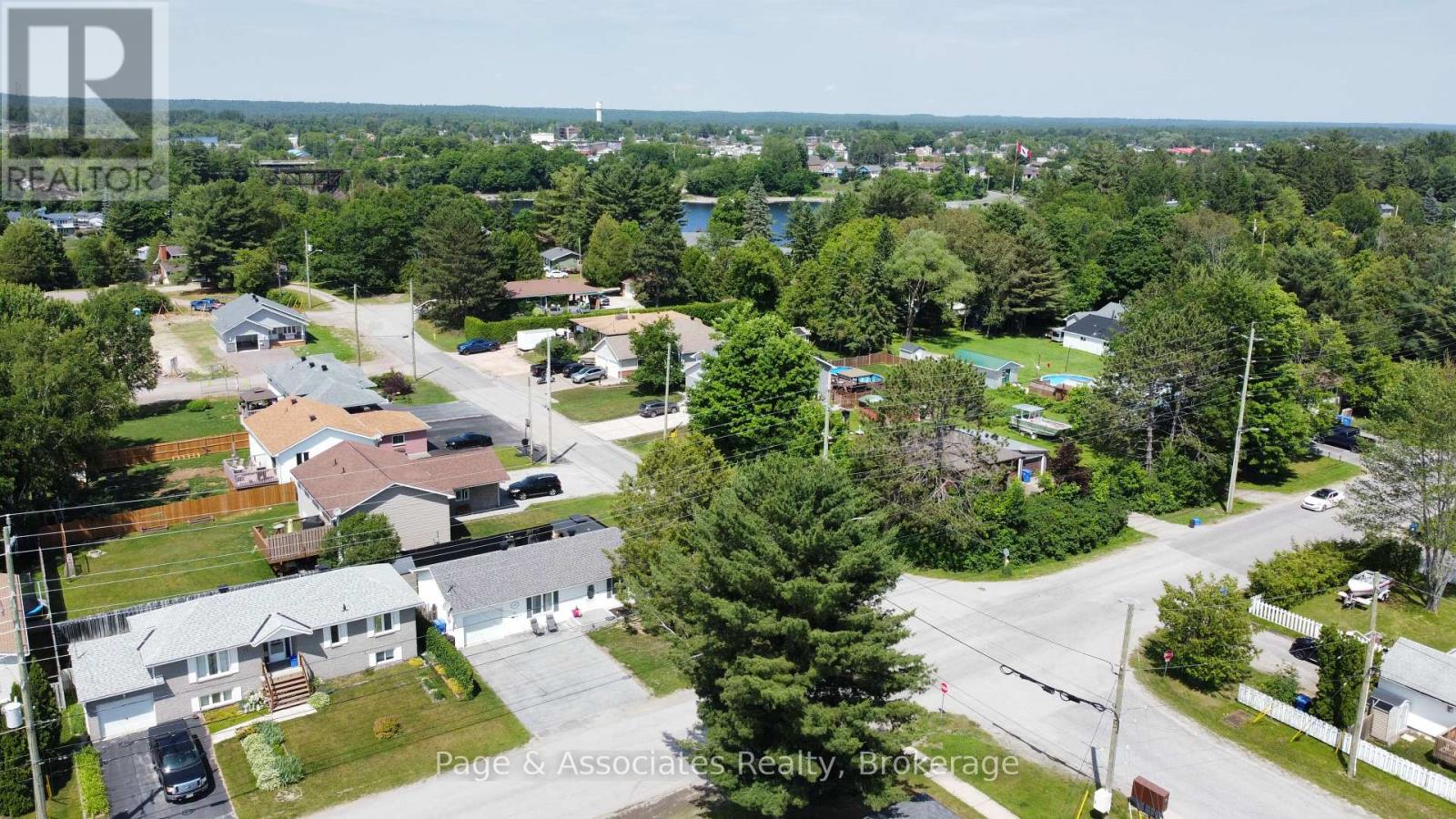 17 Third Street, West Nipissing (Sturgeon Falls), Ontario  P2B 3E6 - Photo 3 - X12266774