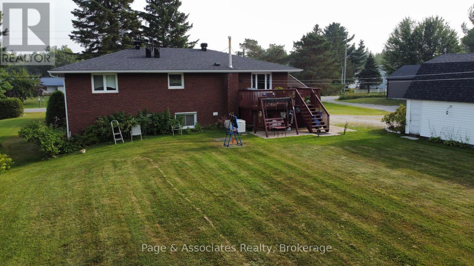 333 Salter Street, West Nipissing (Sturgeon Falls), Ontario  P2B 2T5 - Photo 3 - X12337191