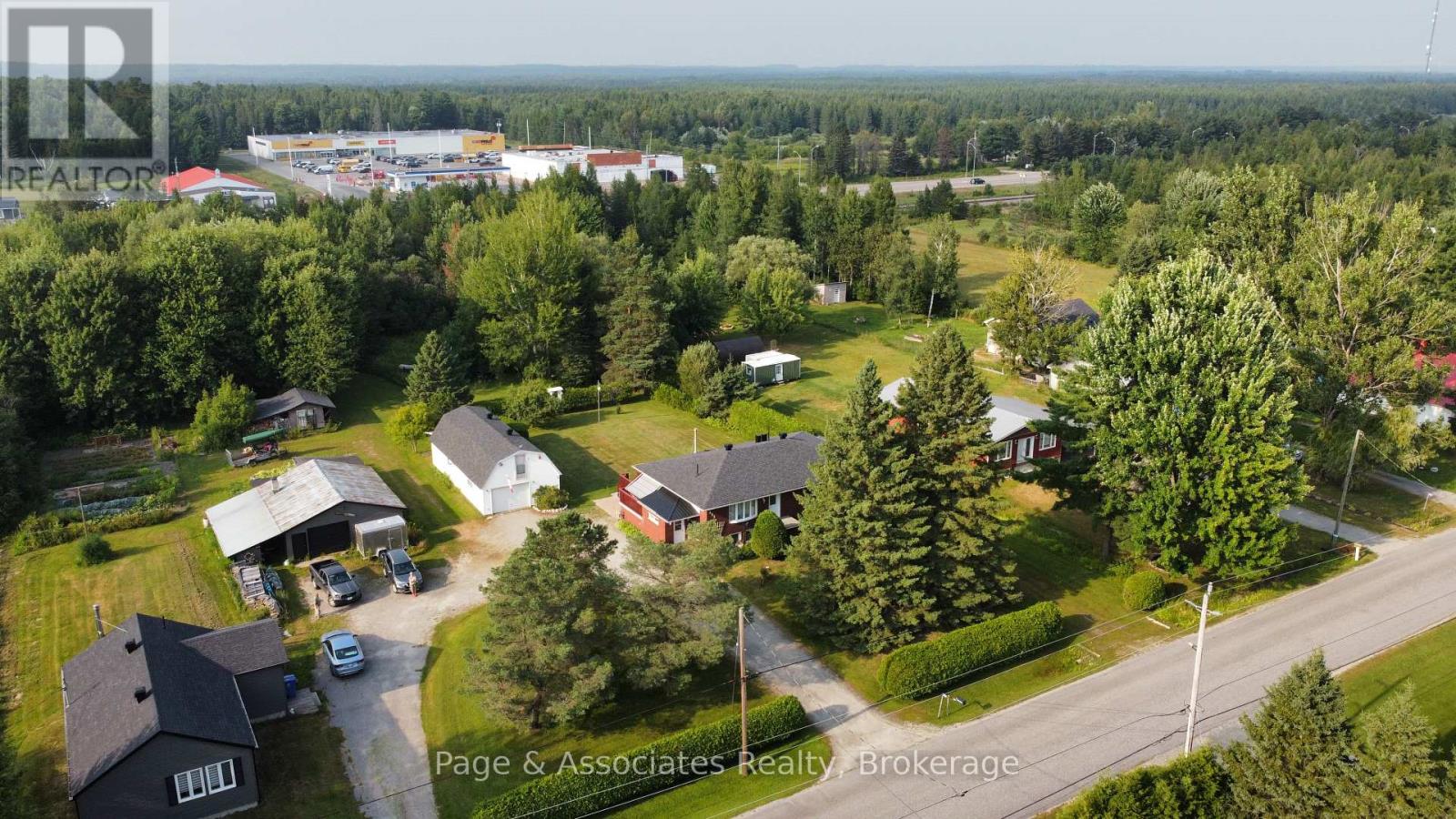 333 Salter Street, West Nipissing (Sturgeon Falls), Ontario  P2B 2T5 - Photo 4 - X12337191