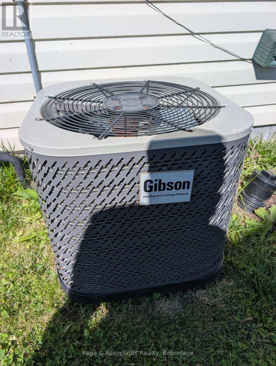 37 Tamerack Avenue, West Nipissing (Sturgeon Falls), Ontario  P2B 3H3 - Photo 30 - X12412117