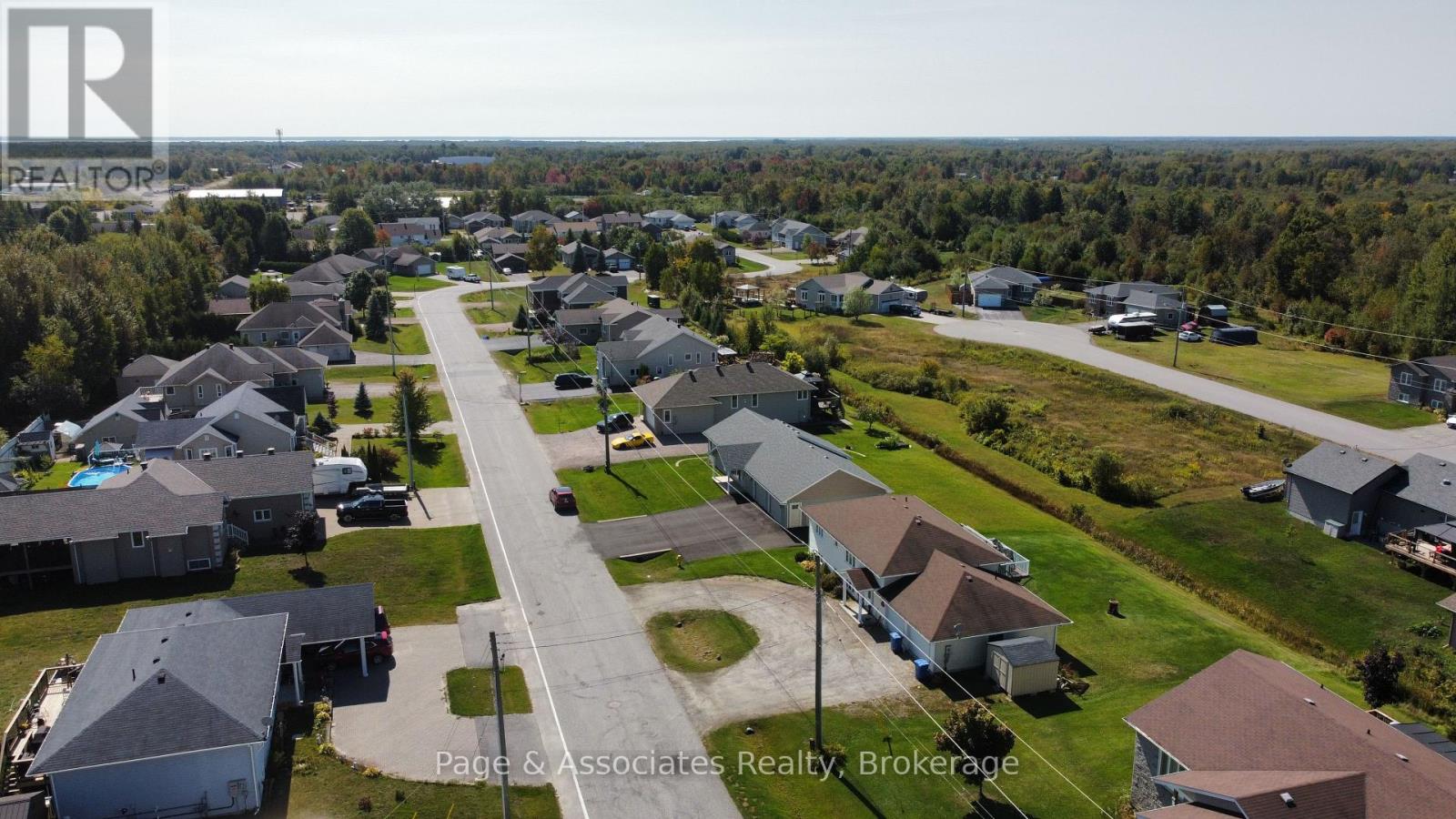 37 Tamerack Avenue, West Nipissing (Sturgeon Falls), Ontario  P2B 3H3 - Photo 4 - X12412117