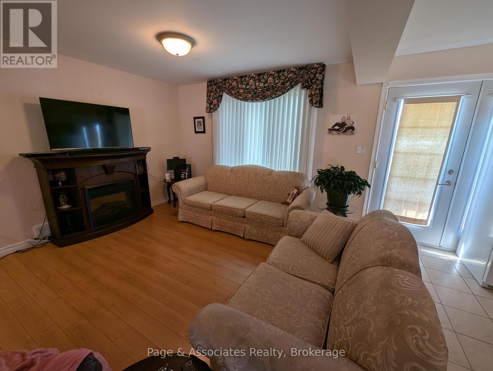 37 Tamerack Avenue, West Nipissing (Sturgeon Falls), Ontario  P2B 3H3 - Photo 9 - X12412117