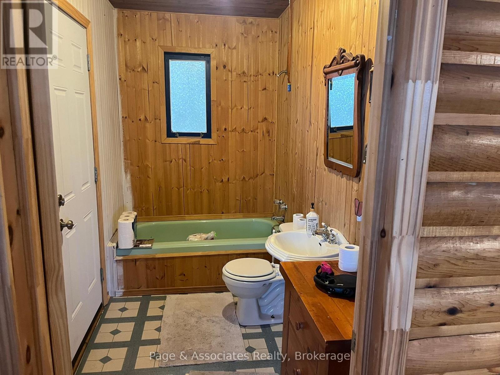 124a Northshore Road, West Nipissing (Field), Ontario  P0H 1M0 - Photo 17 - X12456018