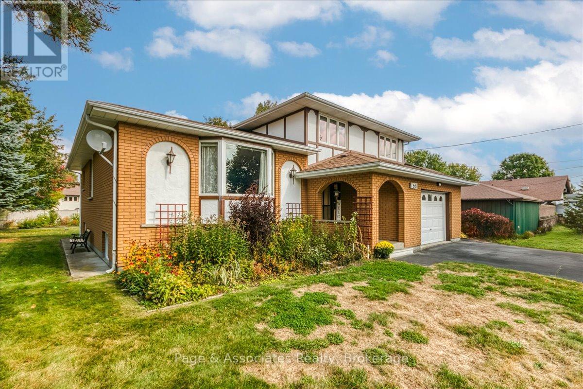 1688 Richard Street, Greater Sudbury (Valley East), Ontario  P3N 1H2 - Photo 1 - X12507984