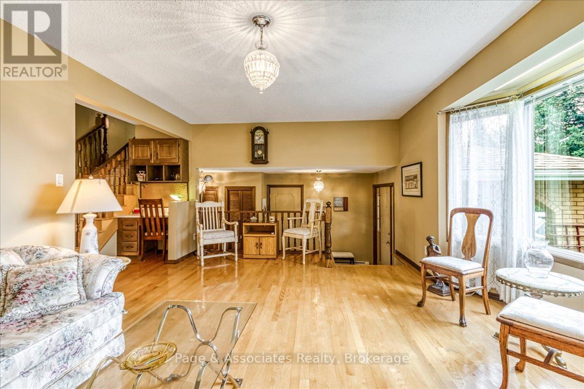 1688 Richard Street, Greater Sudbury (Valley East), Ontario  P3N 1H2 - Photo 11 - X12507984