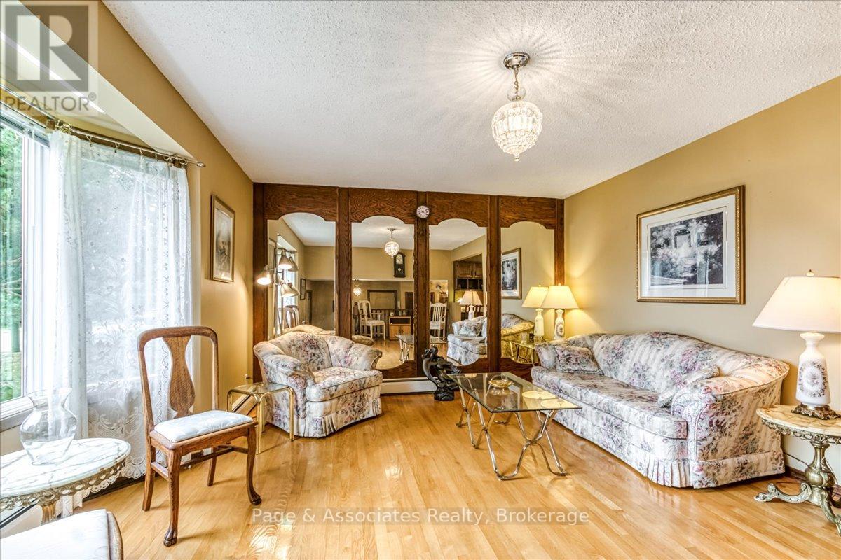 1688 Richard Street, Greater Sudbury (Valley East), Ontario  P3N 1H2 - Photo 12 - X12507984