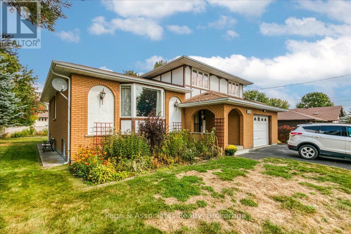 1688 Richard Street, Greater Sudbury (Valley East), Ontario  P3N 1H2 - Photo 2 - X12507984