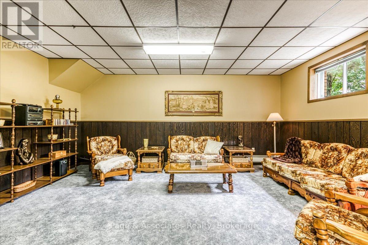 1688 Richard Street, Greater Sudbury (Valley East), Ontario  P3N 1H2 - Photo 32 - X12507984