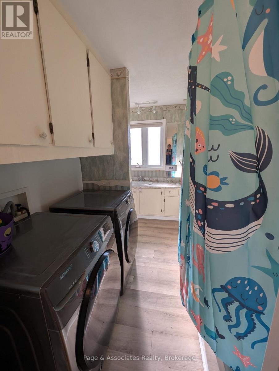 220 Railway Street, West Nipissing (Sturgeon Falls), Ontario  P2B 3B2 - Photo 11 - X12508016