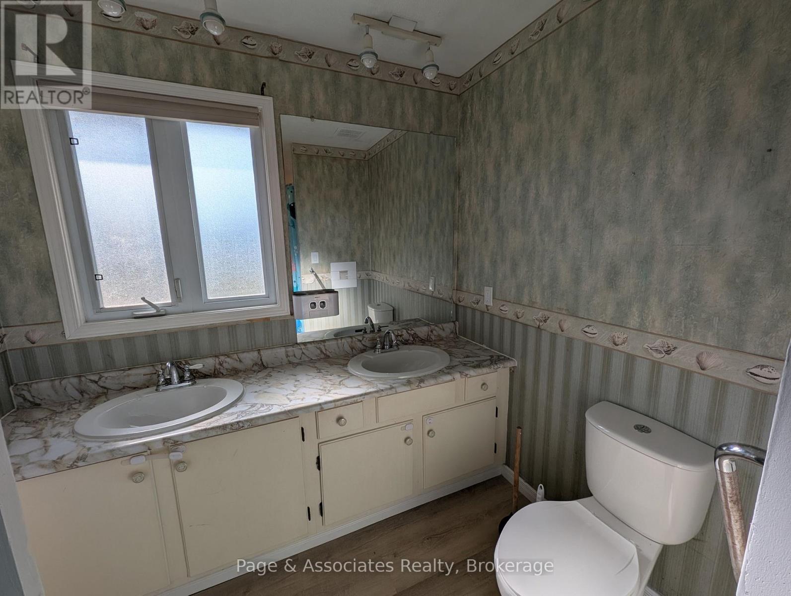 220 Railway Street, West Nipissing (Sturgeon Falls), Ontario  P2B 3B2 - Photo 12 - X12508016