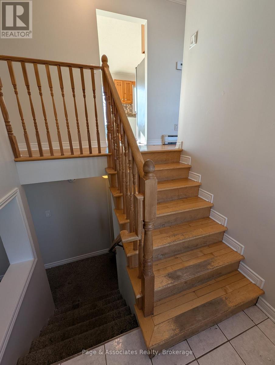 220 Railway Street, West Nipissing (Sturgeon Falls), Ontario  P2B 3B2 - Photo 5 - X12508016