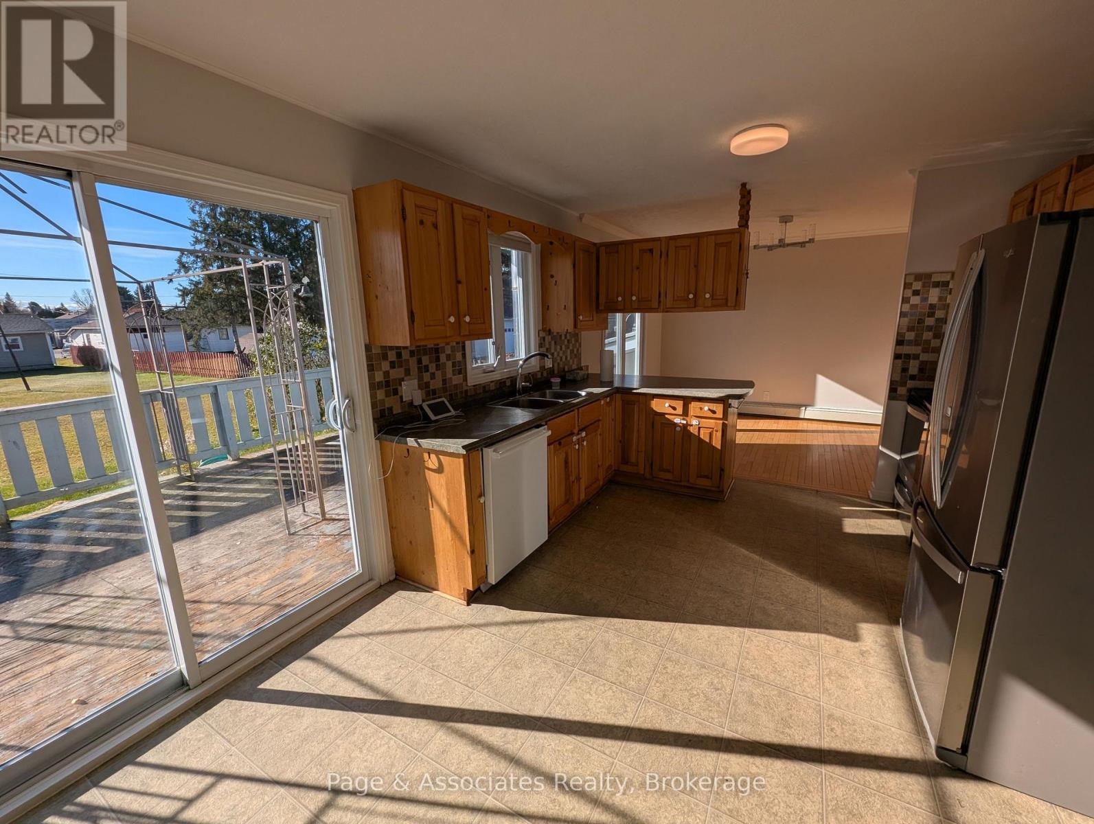 220 Railway Street, West Nipissing (Sturgeon Falls), Ontario  P2B 3B2 - Photo 6 - X12508016