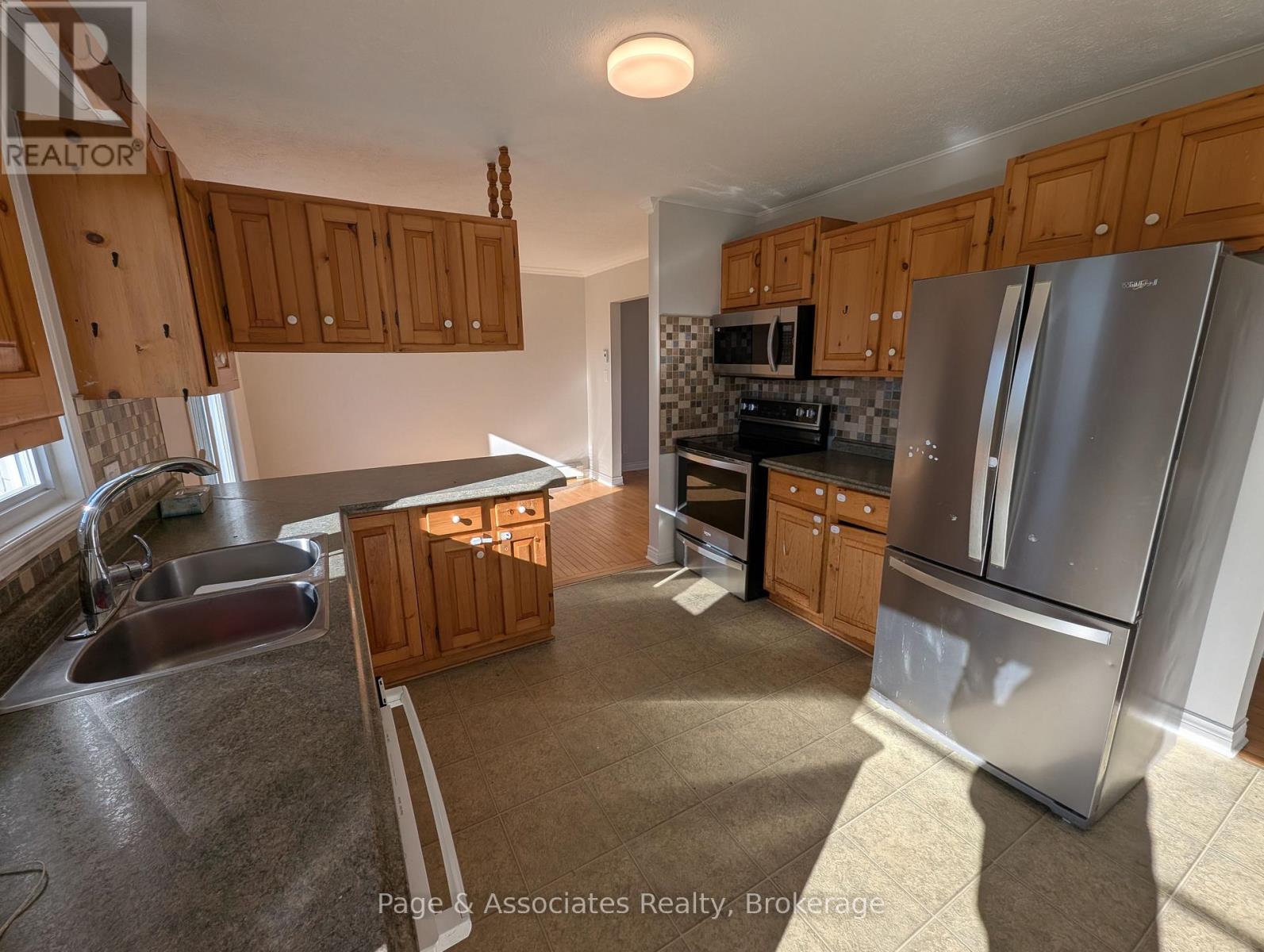 220 Railway Street, West Nipissing (Sturgeon Falls), Ontario  P2B 3B2 - Photo 7 - X12508016