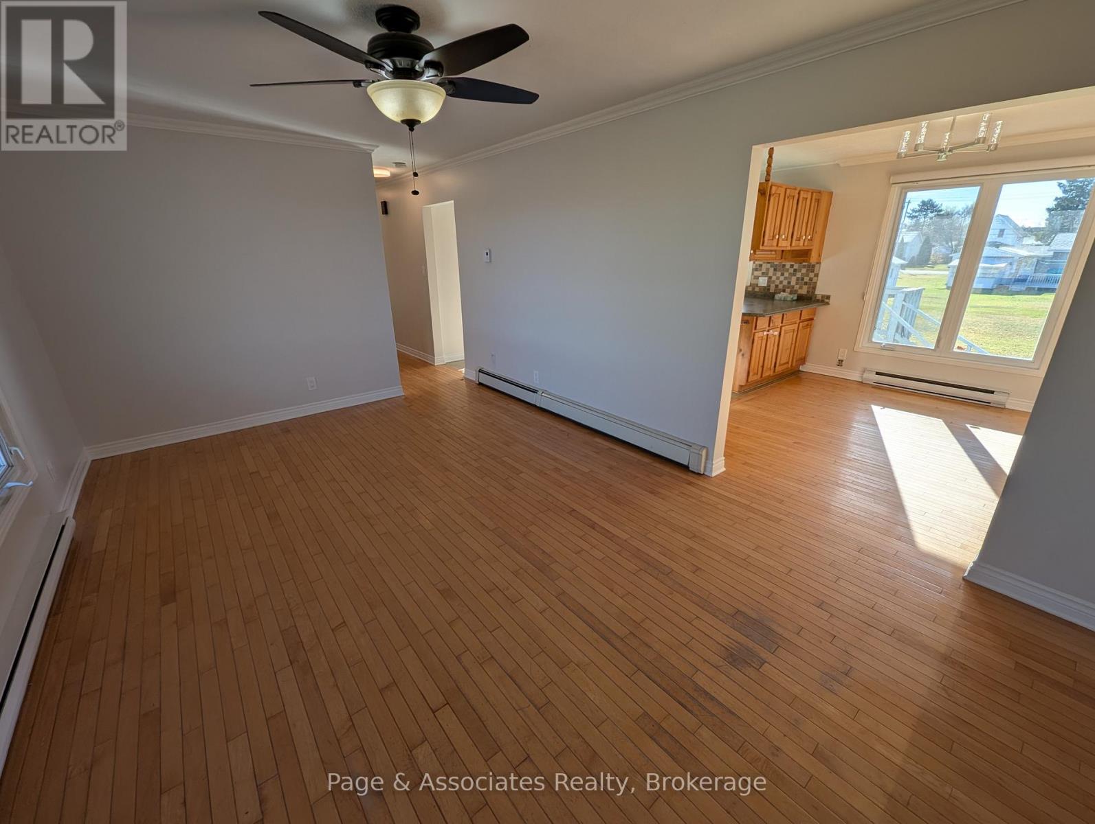 220 Railway Street, West Nipissing (Sturgeon Falls), Ontario  P2B 3B2 - Photo 9 - X12508016