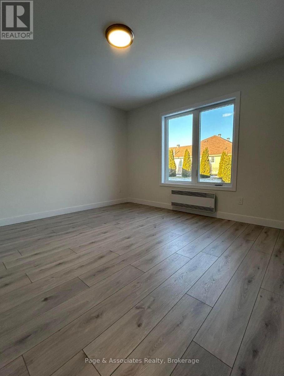 15a Mary Street, West Nipissing, Ontario  P0H 1G0 - Photo 5 - X12634800