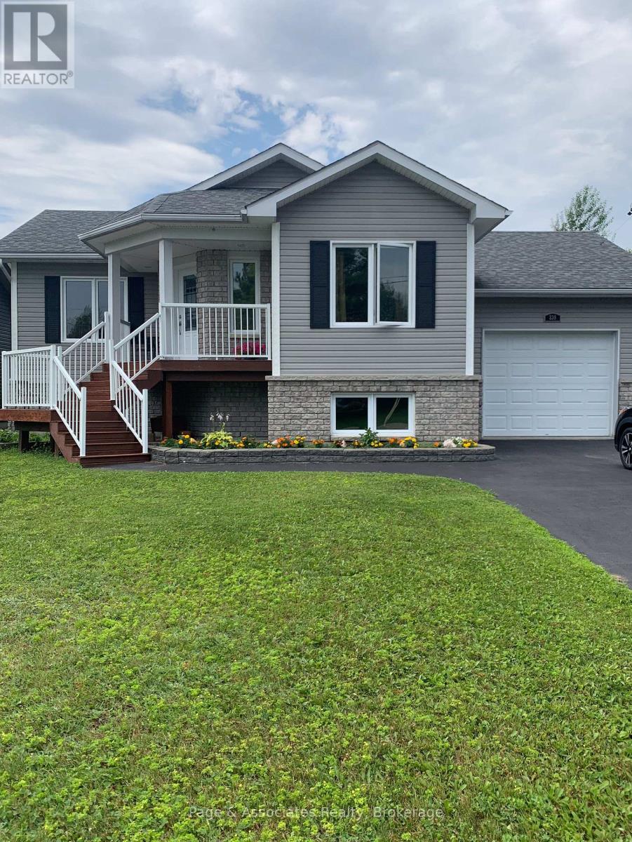 239 Park Street, West Nipissing, Ontario  P2B 3C2 - Photo 3 - X12682022