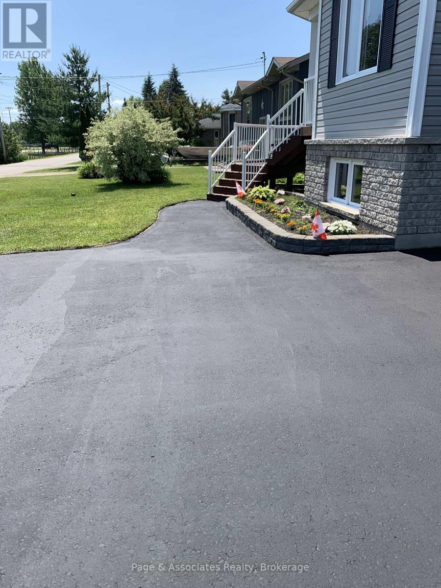 239 Park Street, West Nipissing, Ontario  P2B 3C2 - Photo 5 - X12682022