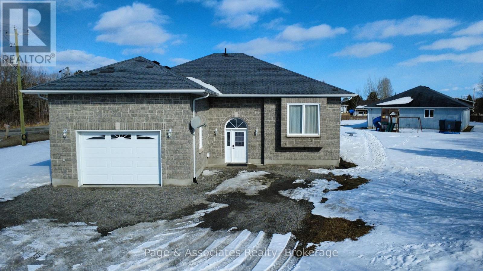 976 Levac Road, West Nipissing, Ontario  P0H 1G0 - Photo 1 - X12982652