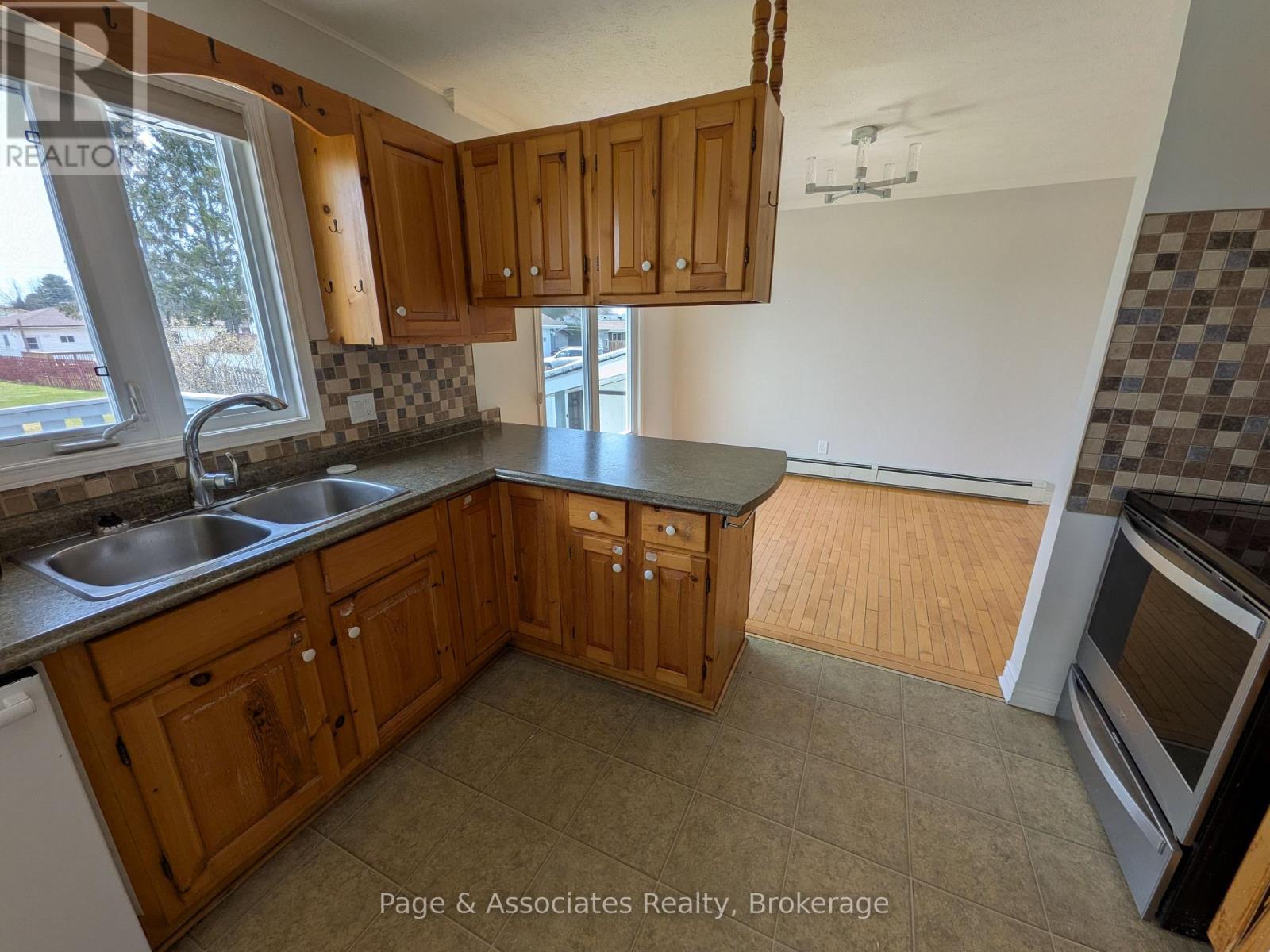 220 Railway Street, West Nipissing, Ontario  P2B 3B2 - Photo 3 - X13110898