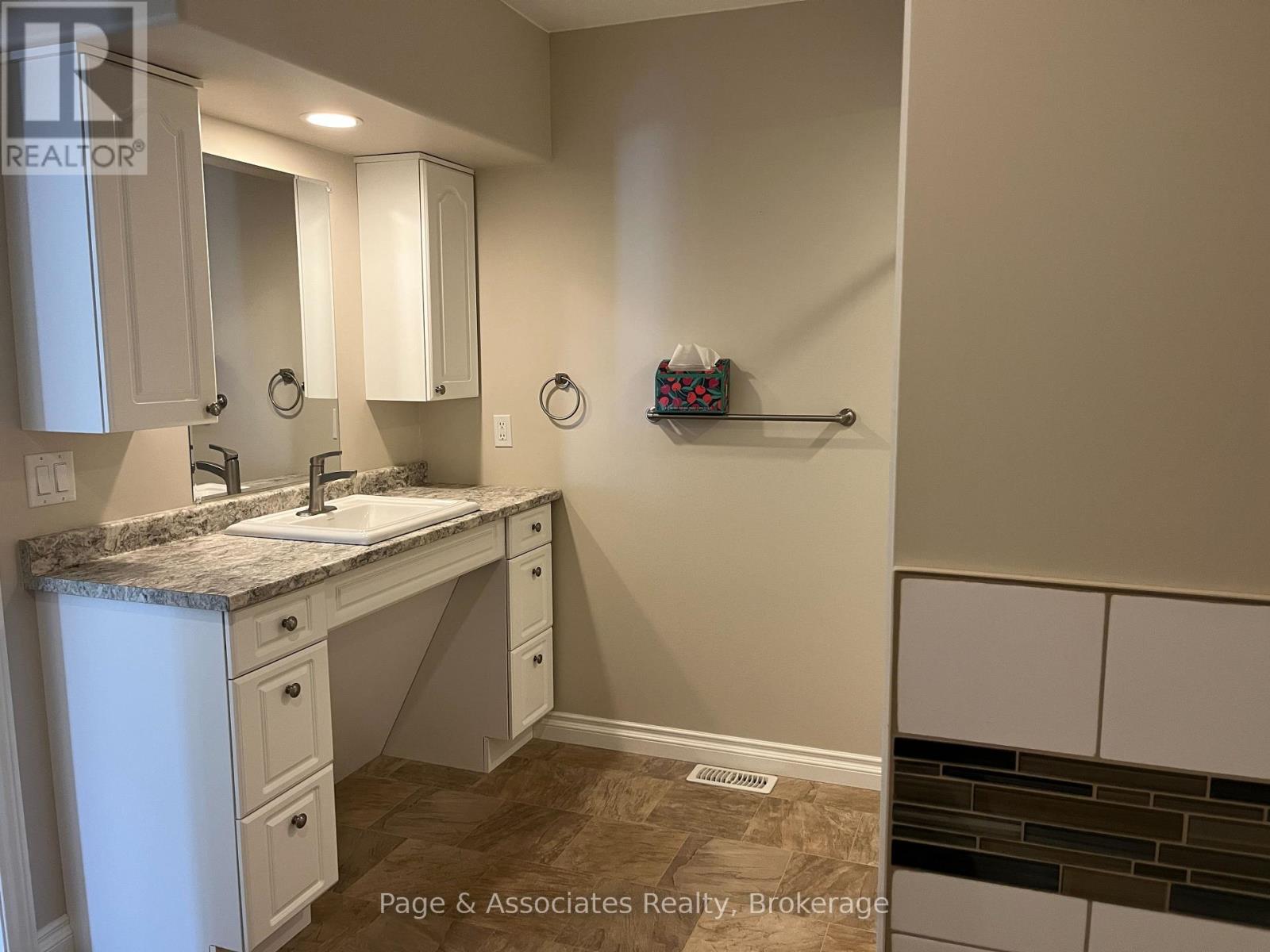 107 Third Street, West Nipissing, Ontario  P2B 3E1 - Photo 10 - X13601434