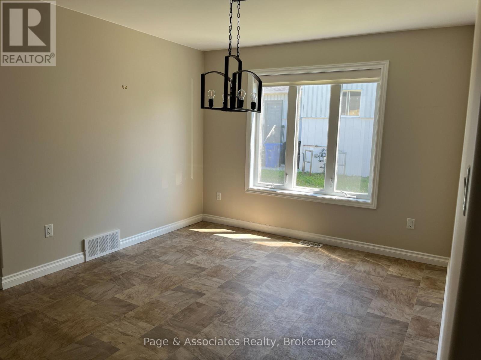 107 Third Street, West Nipissing, Ontario  P2B 3E1 - Photo 17 - X13601434